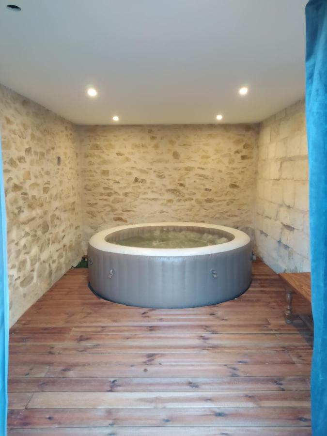 Montreuil-sur-Maine Gite La Pironniere - Piscine, Nature, Au Bord De La Riviere מראה חיצוני תמונה